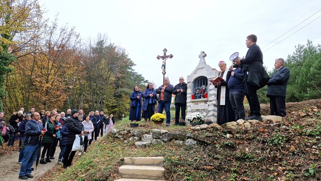 Listopadski Marijin put u Klenovniku u znaku pijeteta ratnim stradalnicima